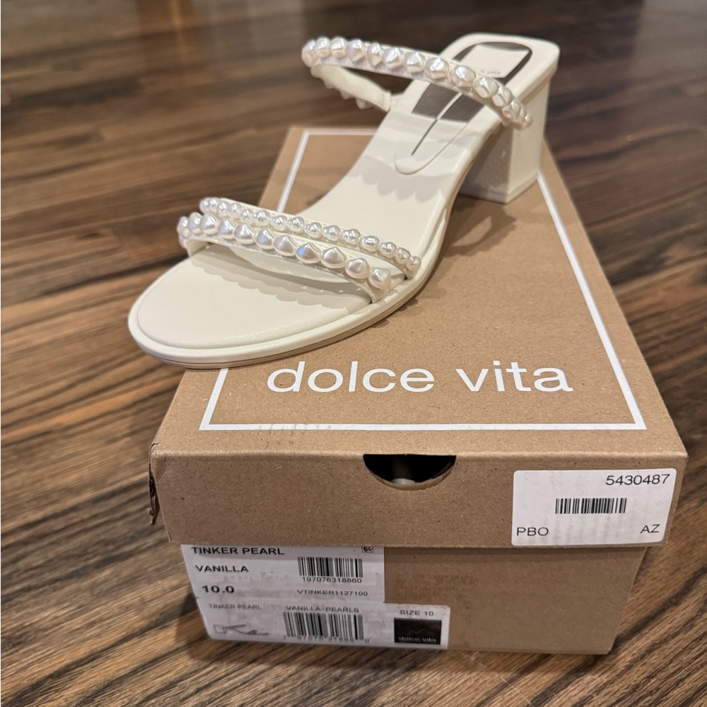 Dolce Vita Women's Vanilla Pearl Sandals